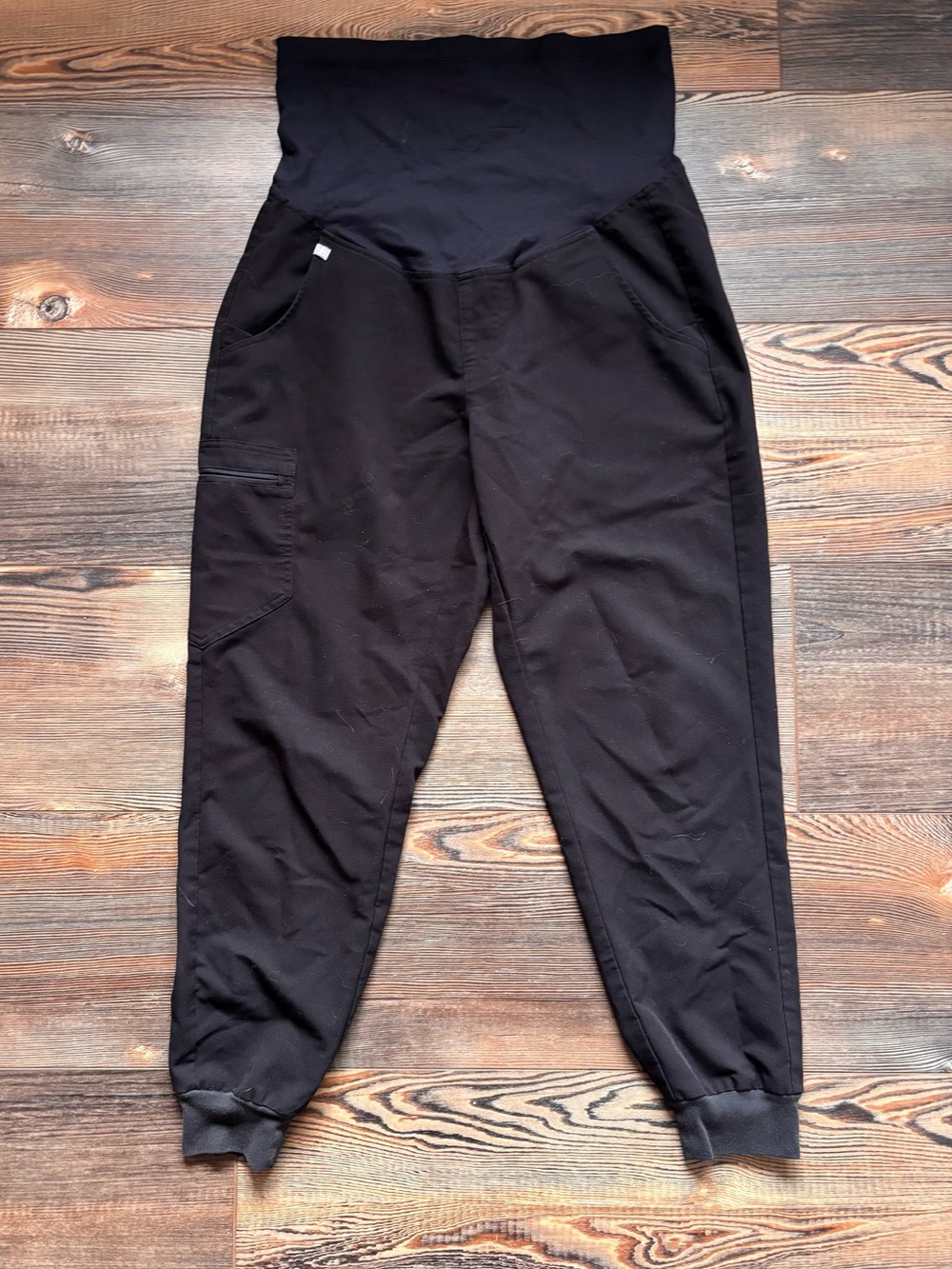 FIGS Black Maternity Jogger Scrub Pants
